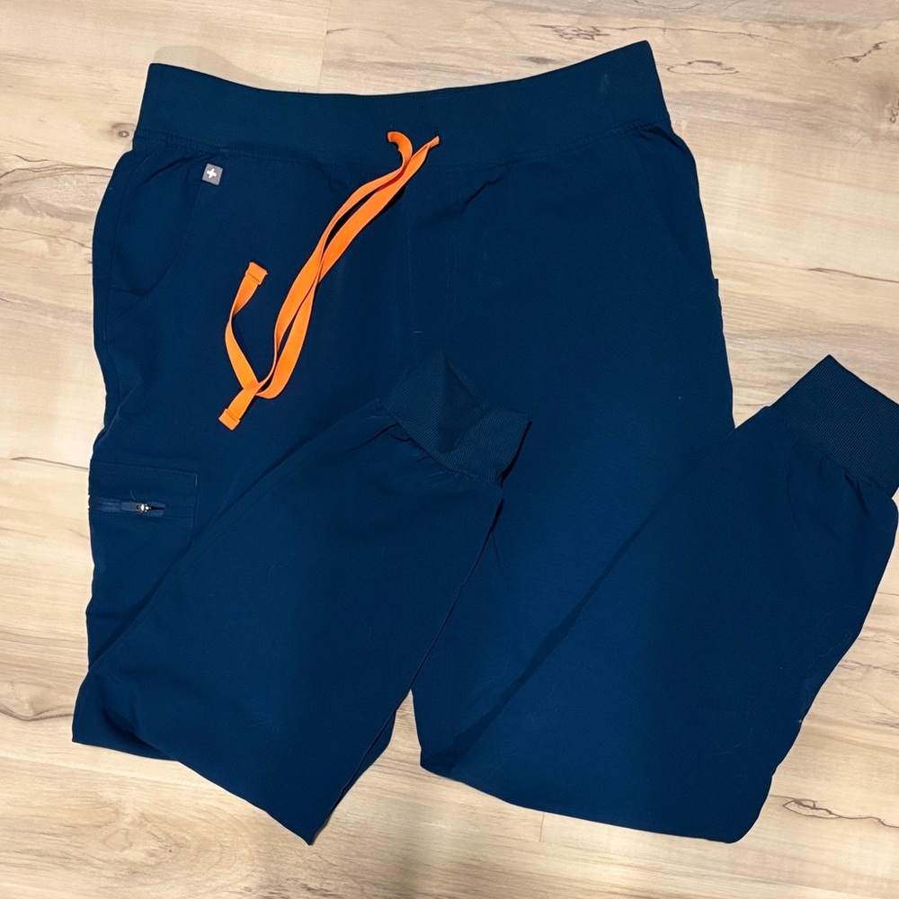 FIGS Zamora Jogger Scrubs- deep reef size M